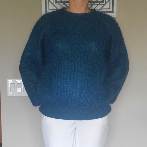 ๐ HOST PICK ๐ Handmade Blue Knitted Sweater - Picture 9 of 11